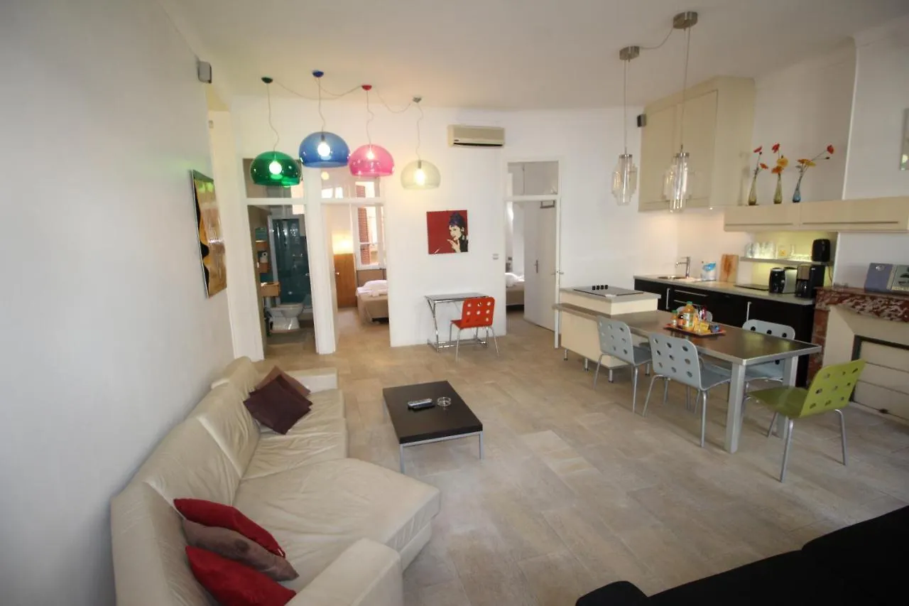 Apartment Zone Pietonne, 3 Chambres, 3 Sdb Cannes